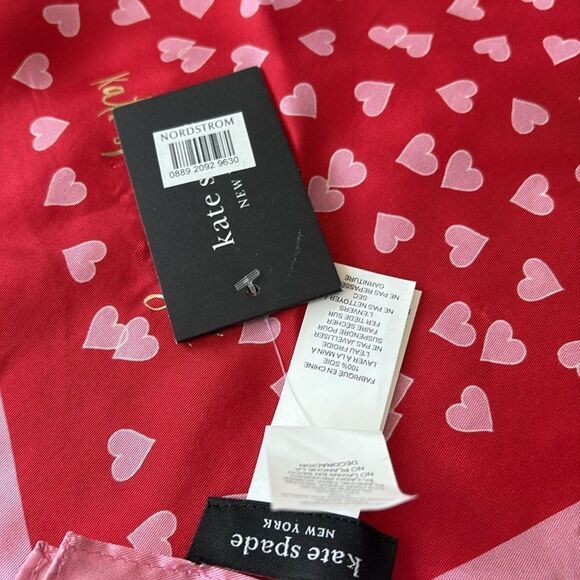 KATE SPADE ♠️ Fluttering Red Heart Links Silk Bandana NWT - Picture 5 of 5